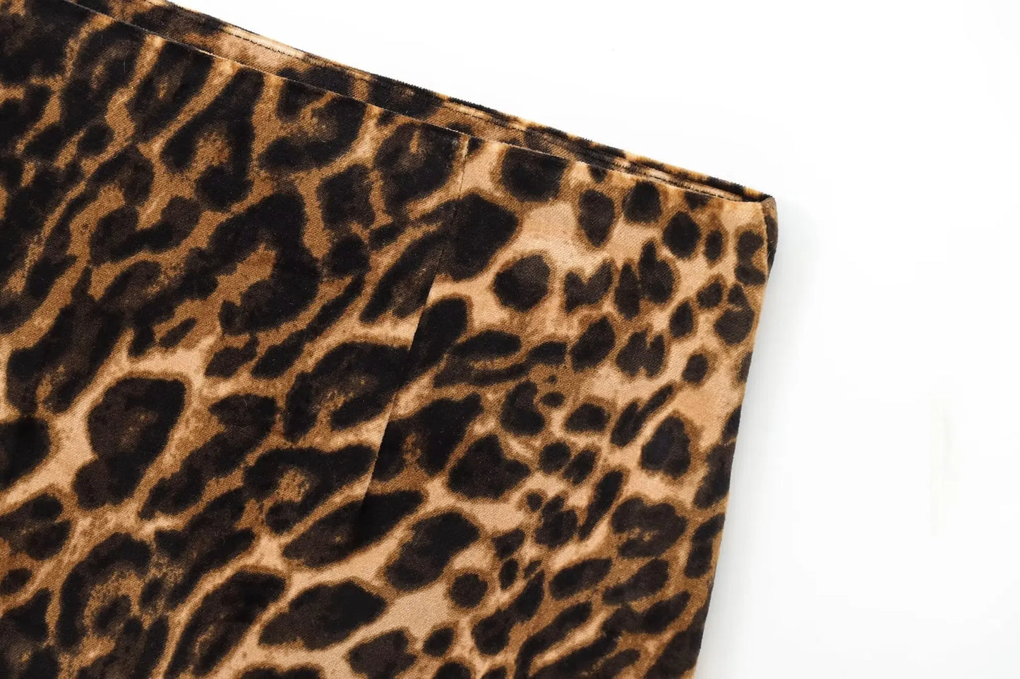 Ellen 2-piece set Leopard print blazer and skirt