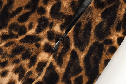 Ellen 2-piece set Leopard print blazer and skirt