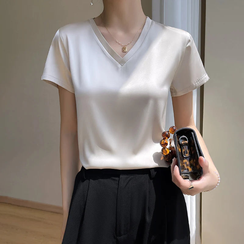 Ella – Basic Satin Silk V-Neck Tee
