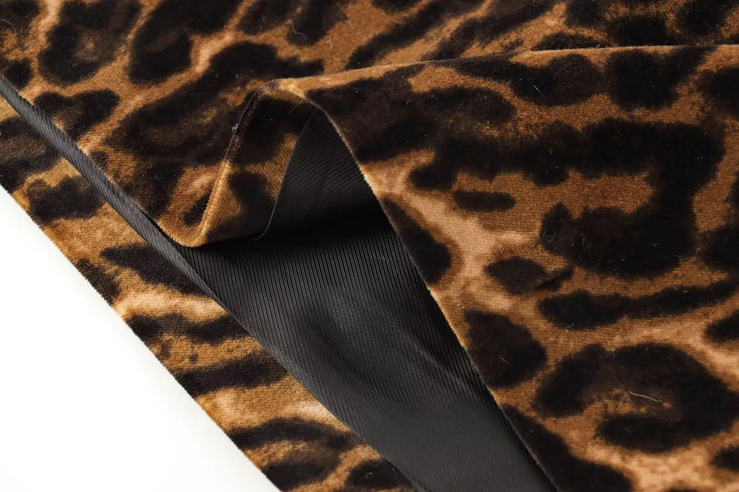 Ellen 2-piece set Leopard print blazer and skirt