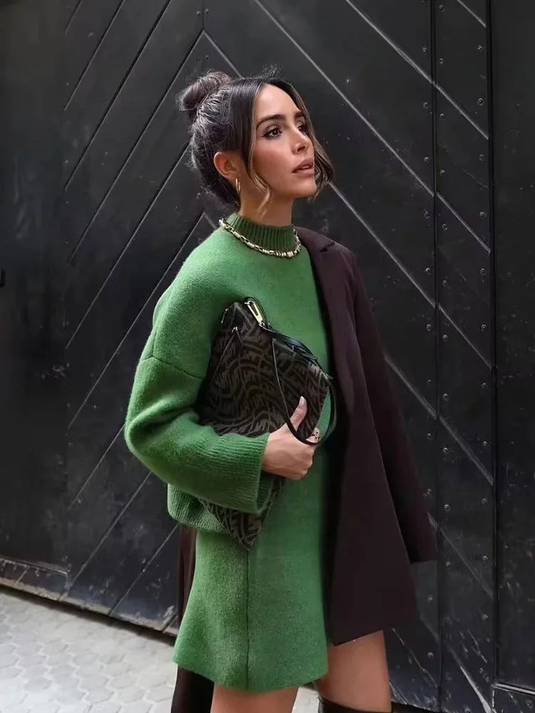 Elegance 2-piece set sweater mini skirt with elastic high waist flared skirt