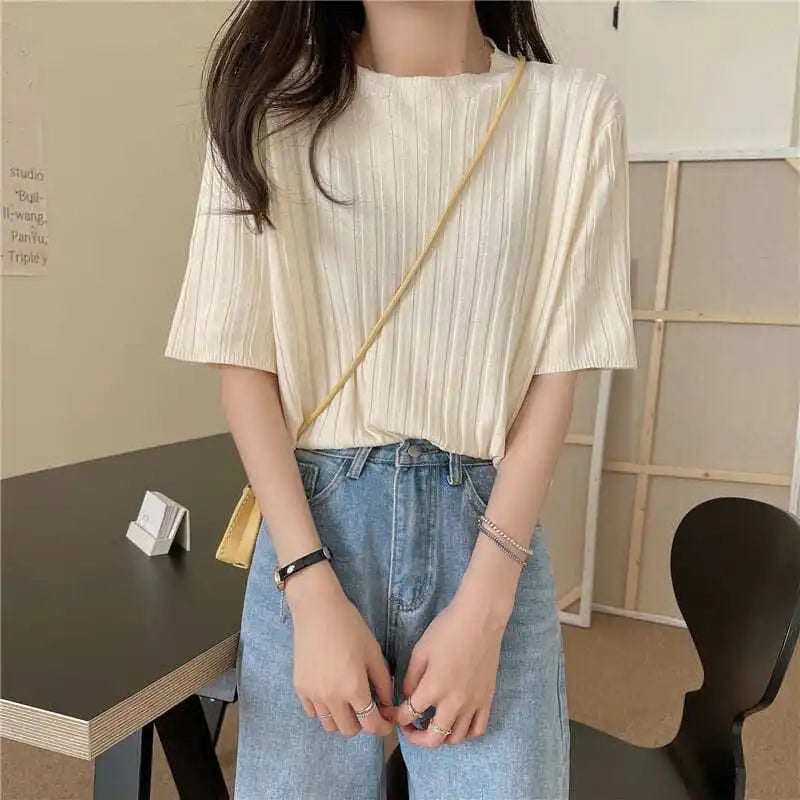 Melissa knitted blouse with round neckline and short sleeves casual