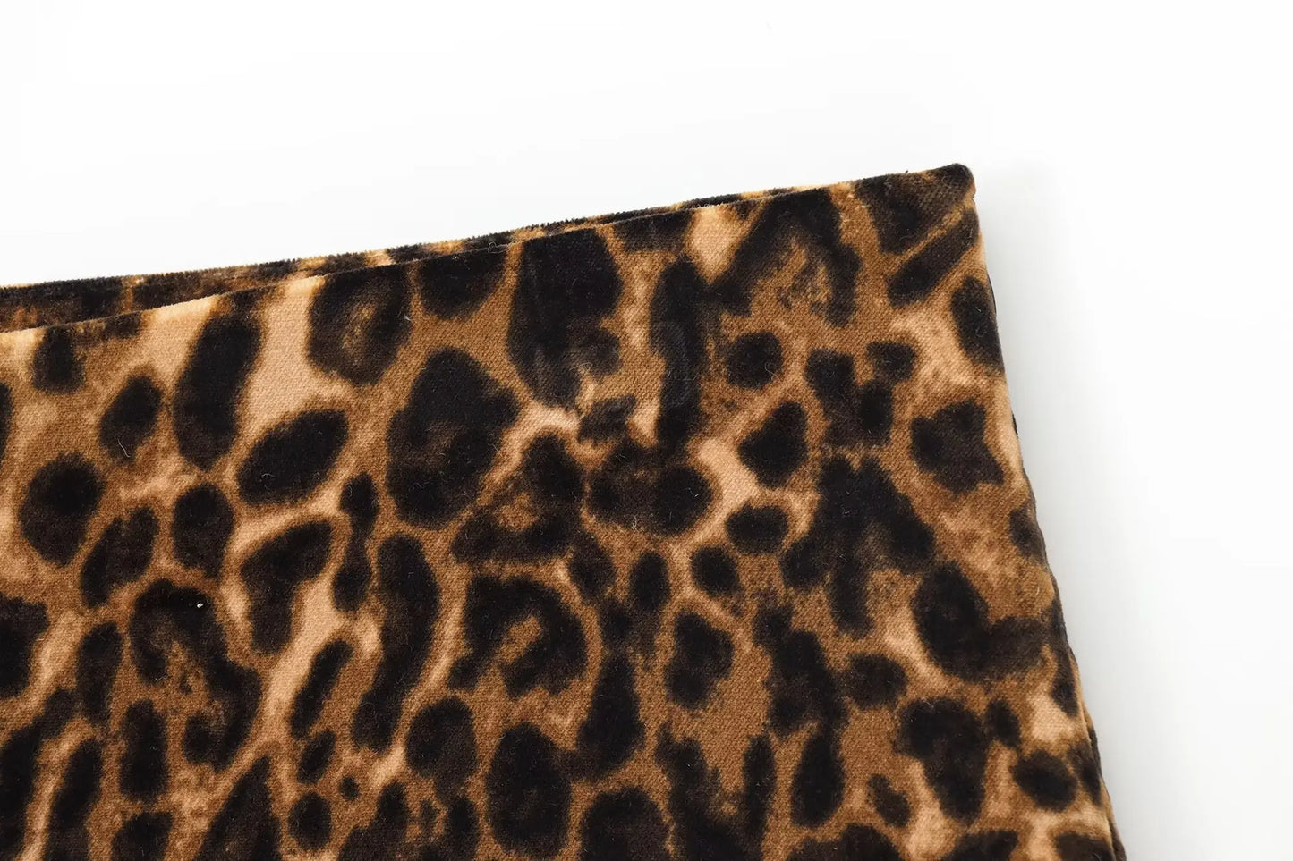 Ellen 2-piece set Leopard print blazer and skirt