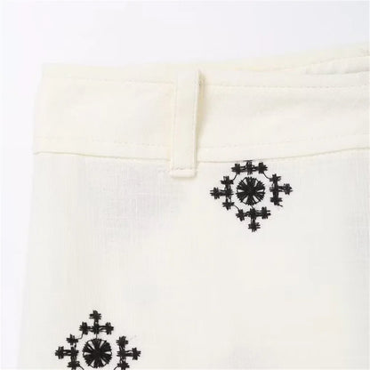Amellia pants embroidered with retro flowers, autumn style
