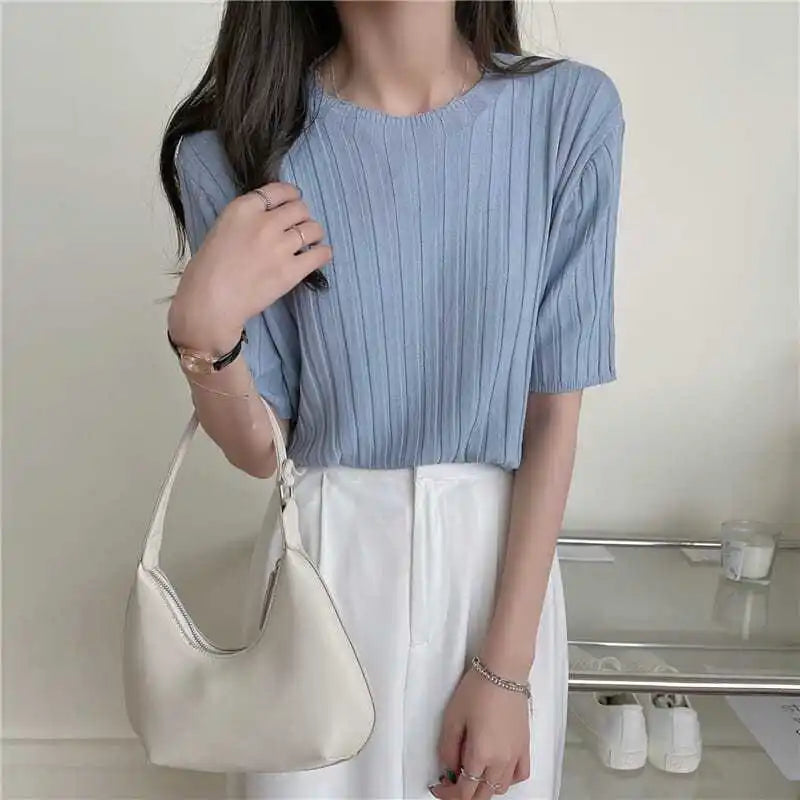 Melissa knitted blouse with round neckline and short sleeves casual