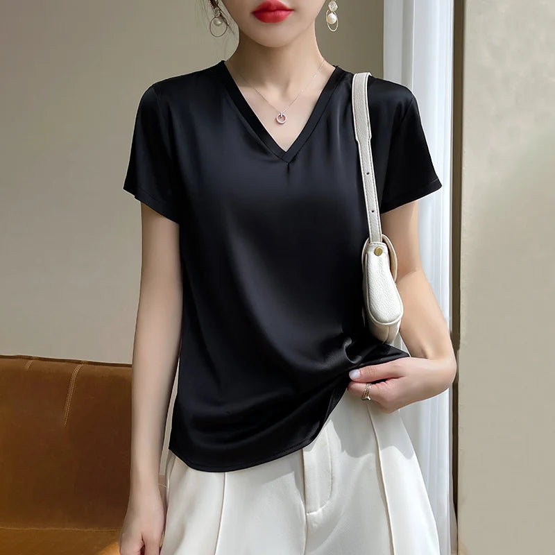 Ella – Basic Satin Silk V-Neck Tee