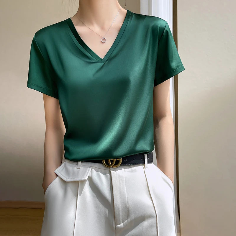 Ella – Basic Satin Silk V-Neck Tee
