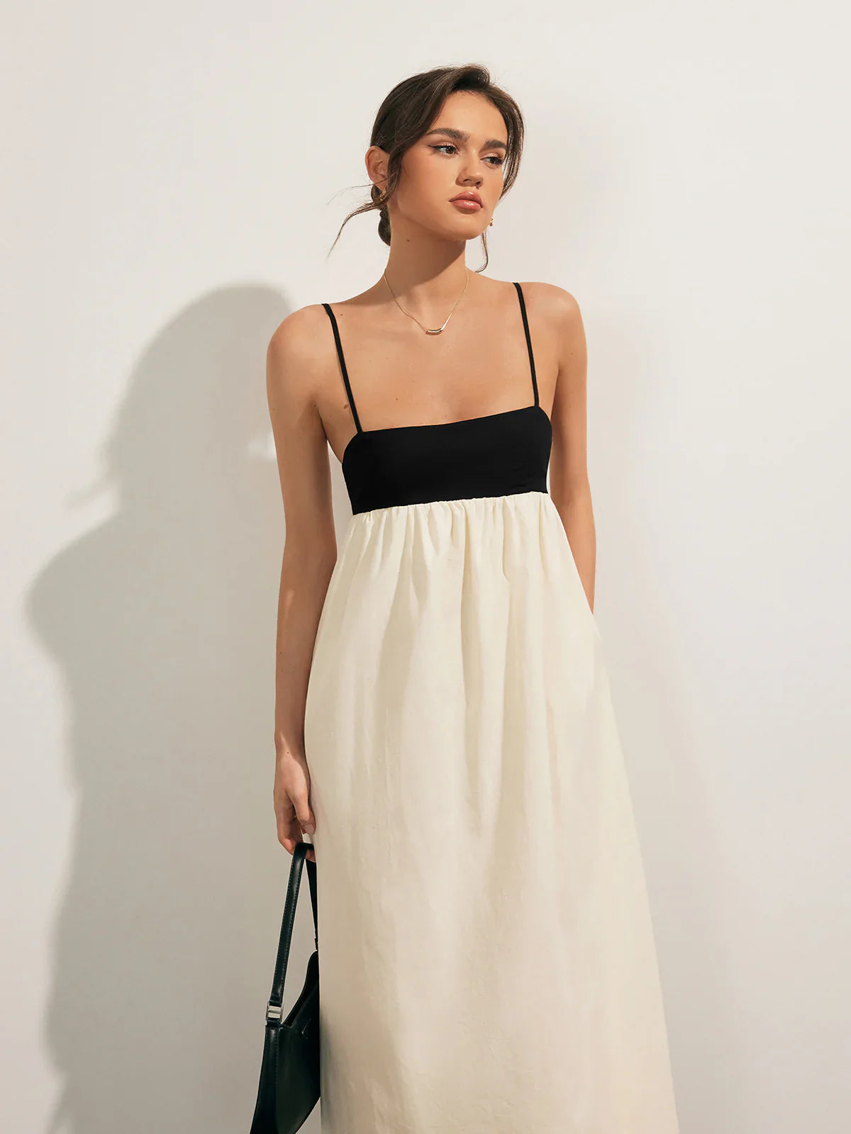 Contrast Open-Back Pocket Dress